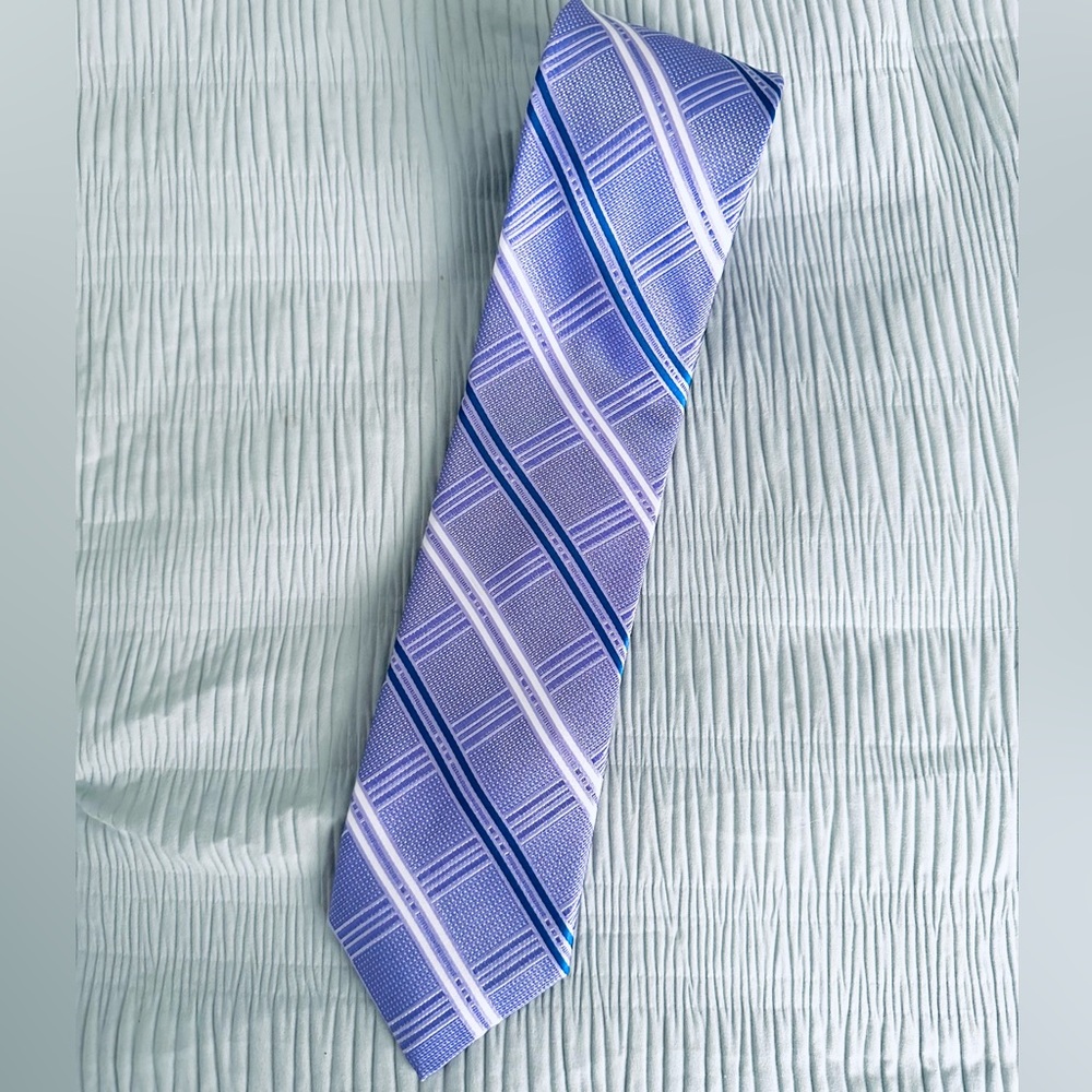 NWOT Robert Talbott Lavender 100% Silk Tie